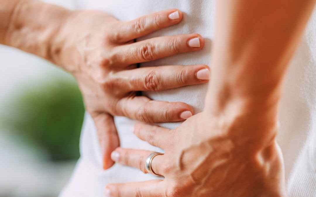 Cuando el Cuadrado Lumbar Habla: Una Historia Sobre Puntos Gatillo y Dolor Reflejo